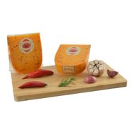 Queijo Com Pimenta Malagueta Pedaço Landana Kg